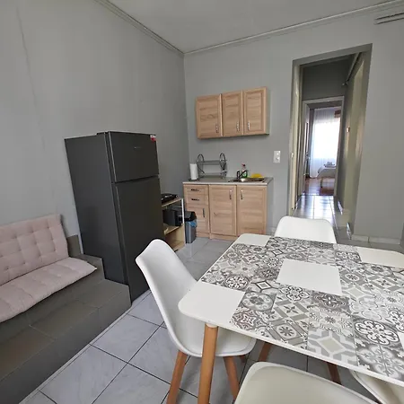 Stefani Retro Luxury *