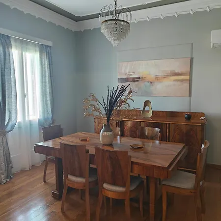 Stefani Retro Luxury